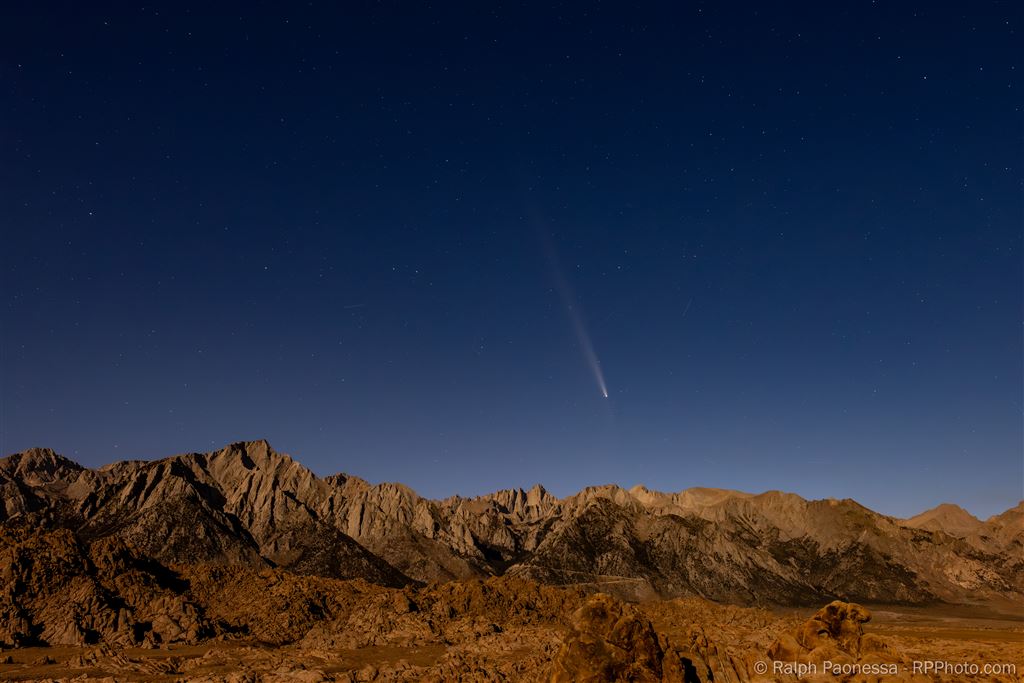 Comet Tsuchinshan-ATLAS over Mt. Whitney